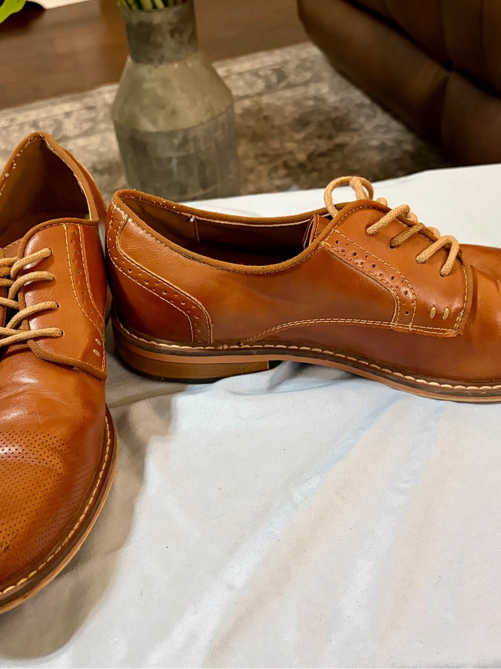 Steve Madden Tan Leather Derby Shoes